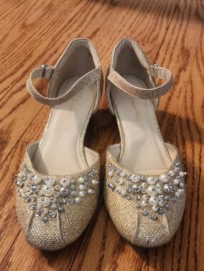 Sparkling Gold Embellished Dress Shoes, Girls 2